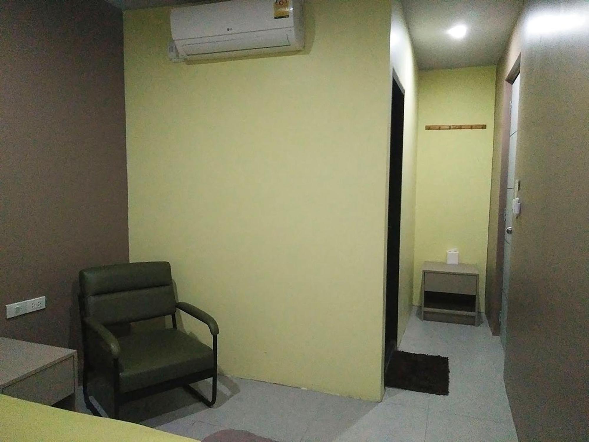 In Phuket House Hotel Екстериор снимка