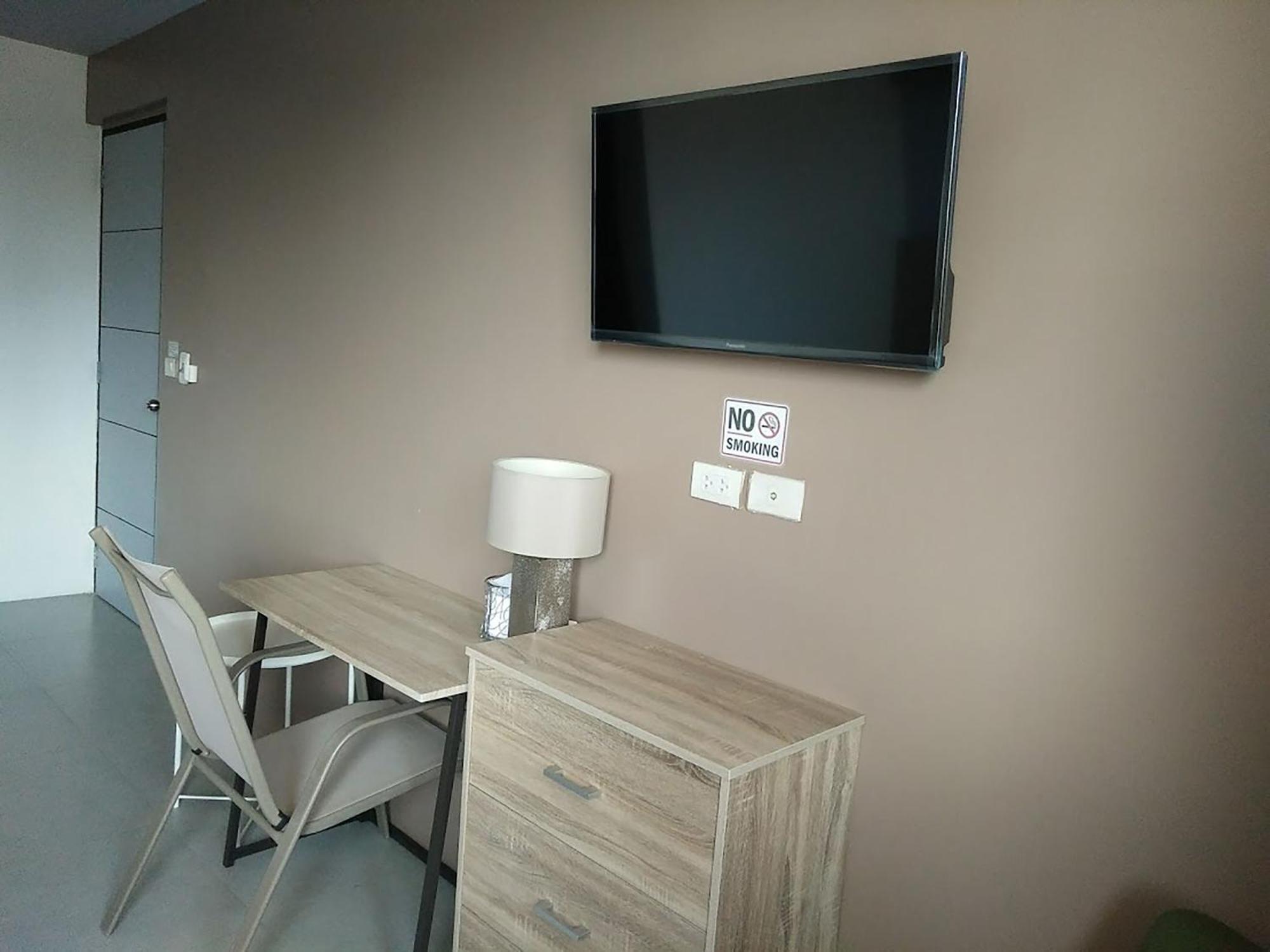 In Phuket House Hotel Екстериор снимка