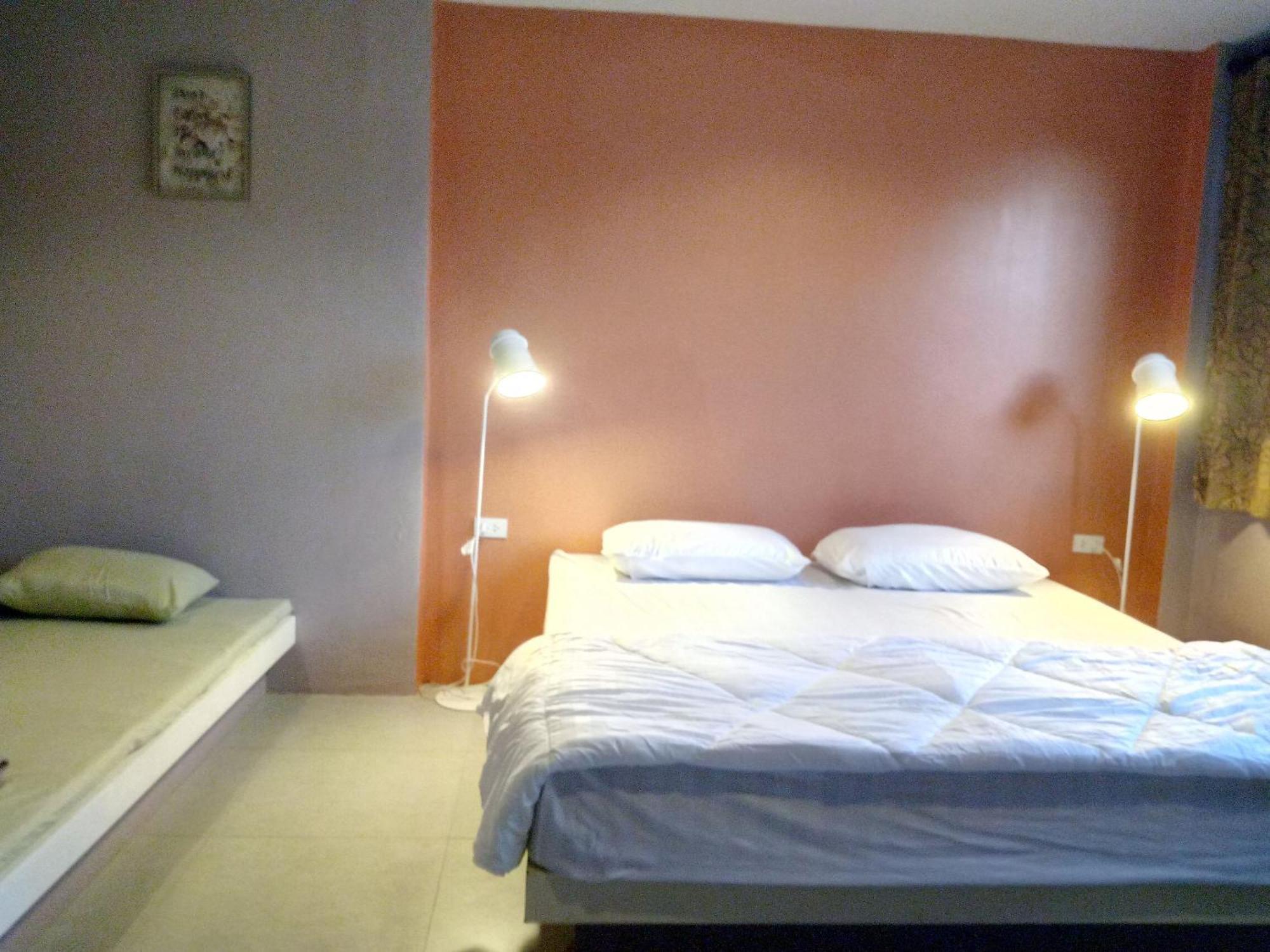 In Phuket House Hotel Екстериор снимка