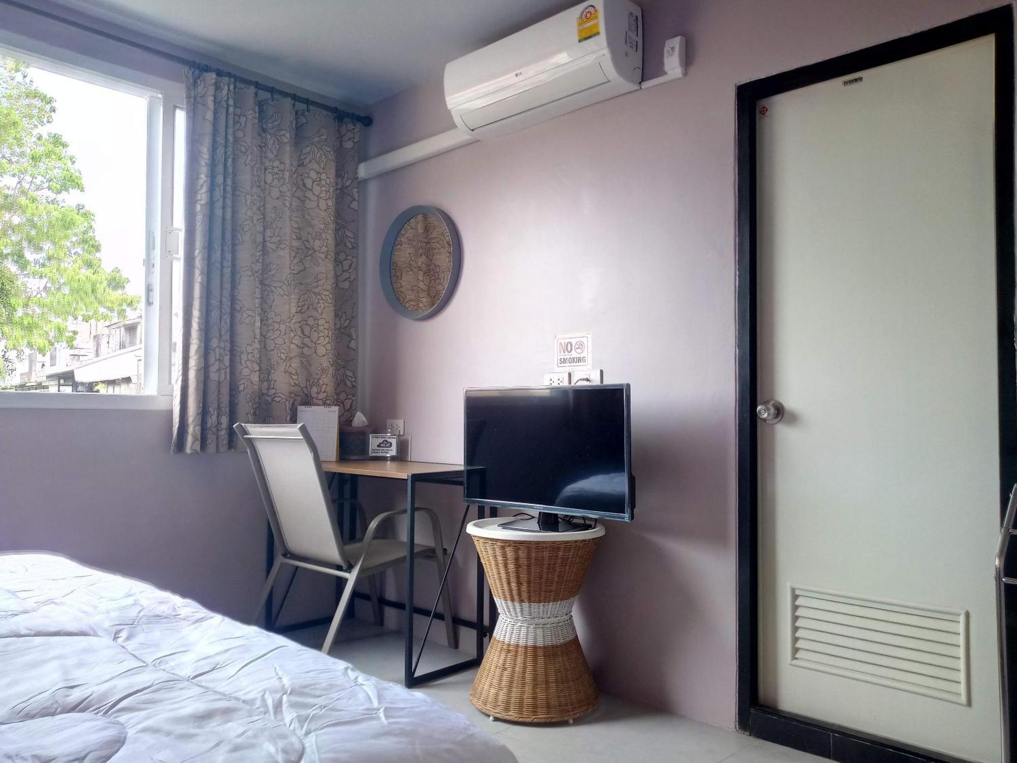 In Phuket House Hotel Екстериор снимка