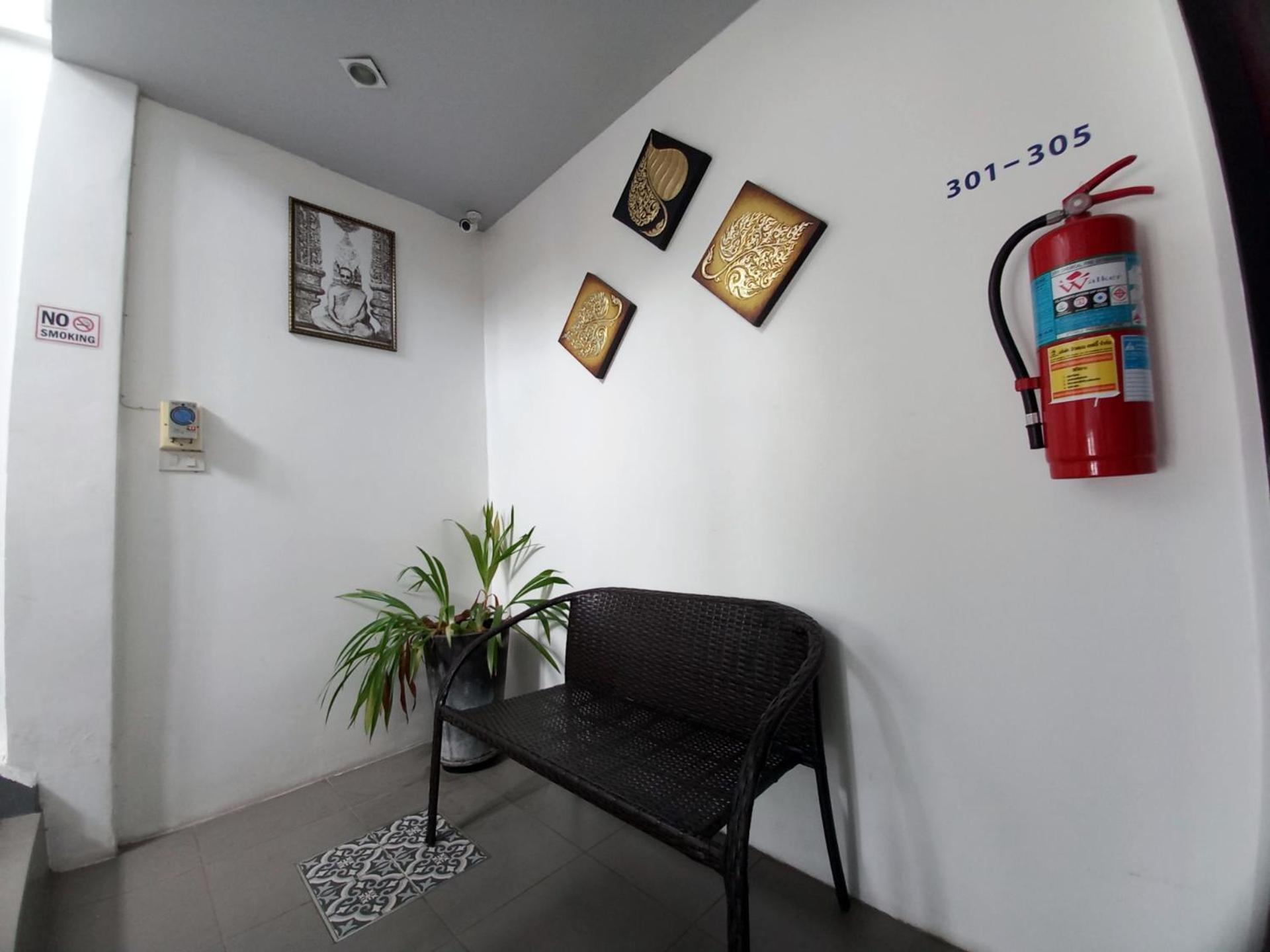 In Phuket House Hotel Екстериор снимка