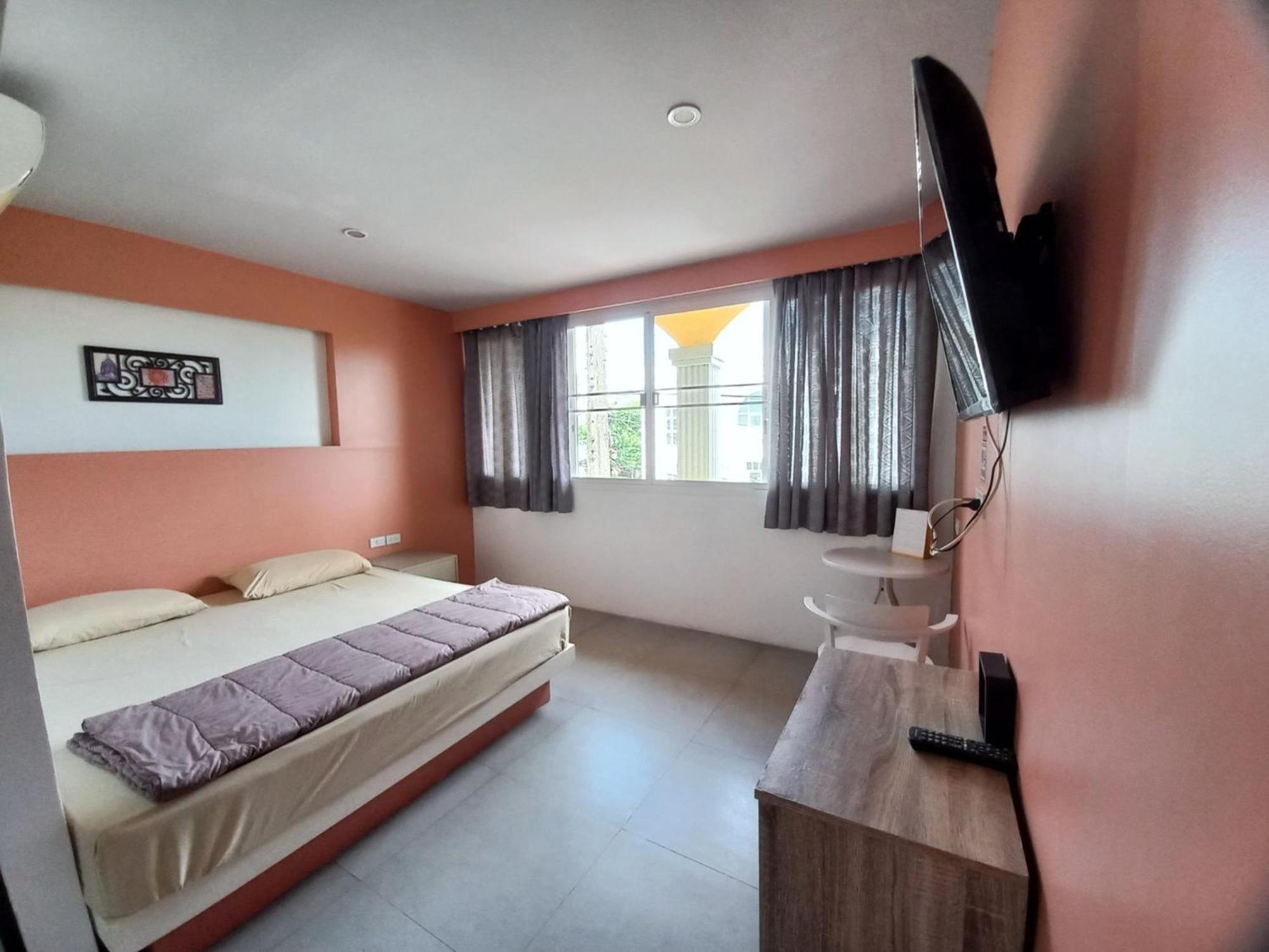 In Phuket House Hotel Екстериор снимка