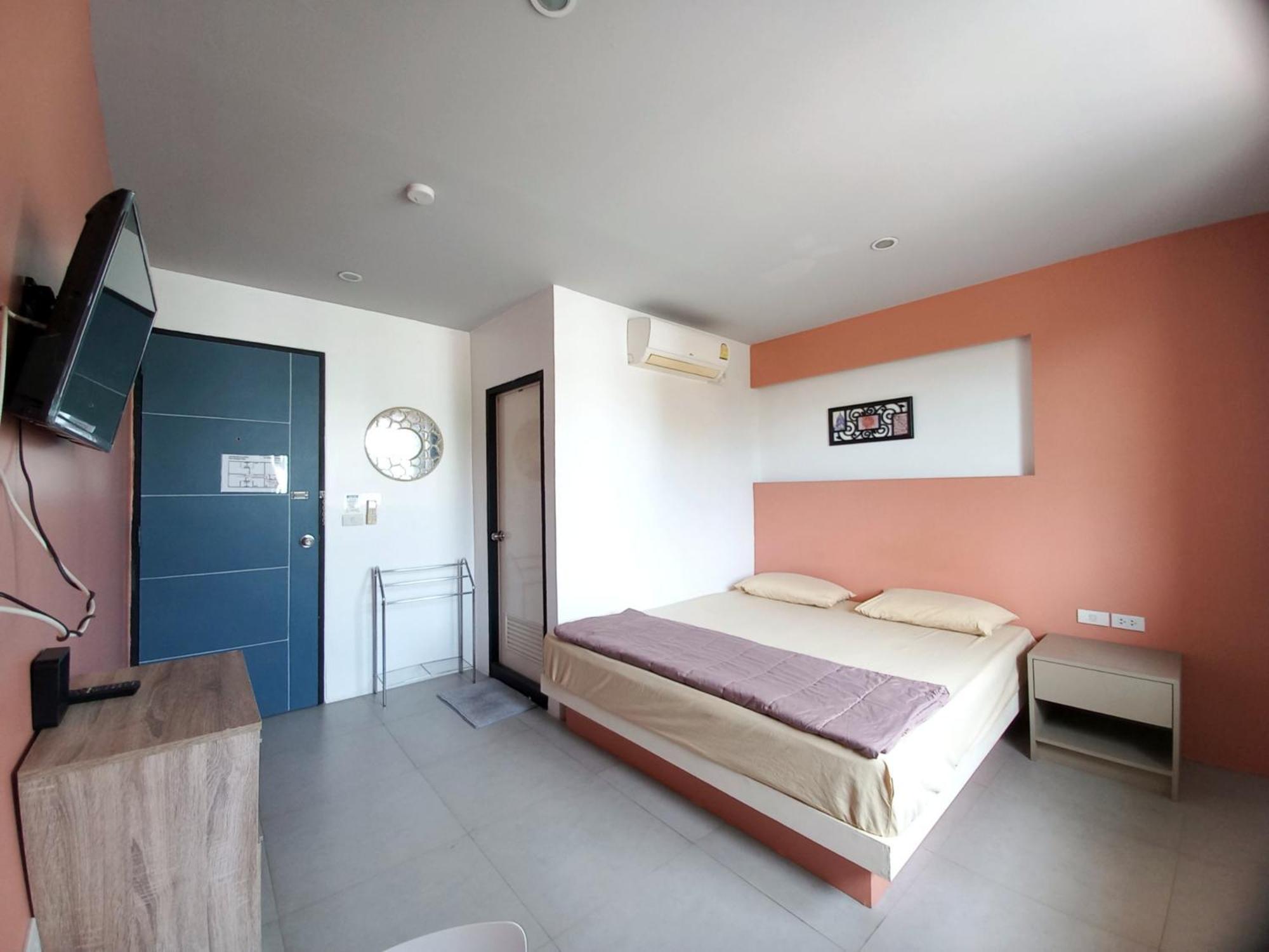 In Phuket House Hotel Екстериор снимка
