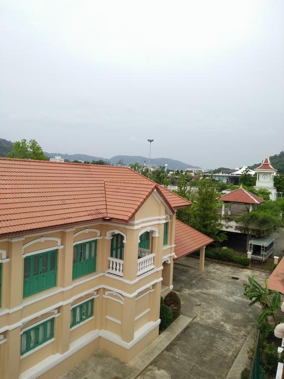 In Phuket House Hotel Екстериор снимка