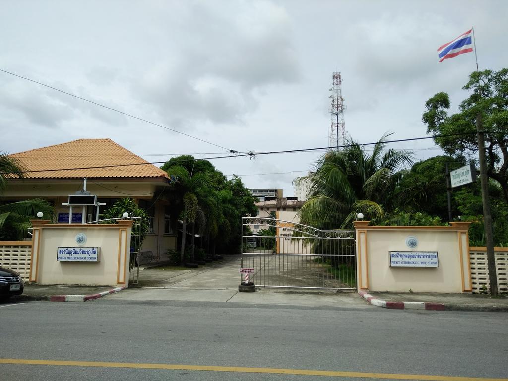 In Phuket House Hotel Екстериор снимка
