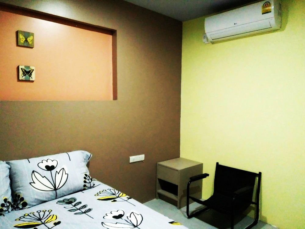 In Phuket House Hotel Екстериор снимка