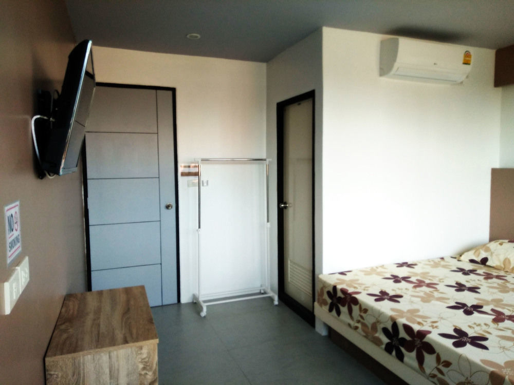 In Phuket House Hotel Екстериор снимка