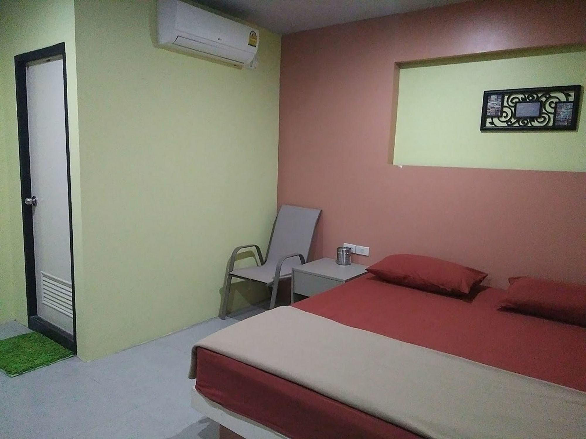 In Phuket House Hotel Екстериор снимка
