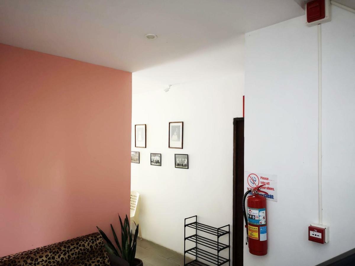 In Phuket House Hotel Екстериор снимка
